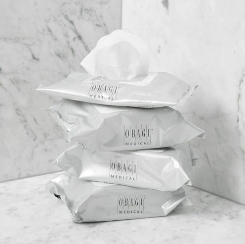 On the Go Cleansing and Makeup Removing Wipes